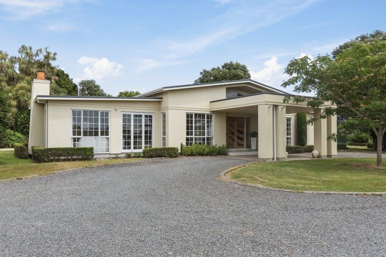 Photo of property in 15 Tarahunga Road, Levin, 5571