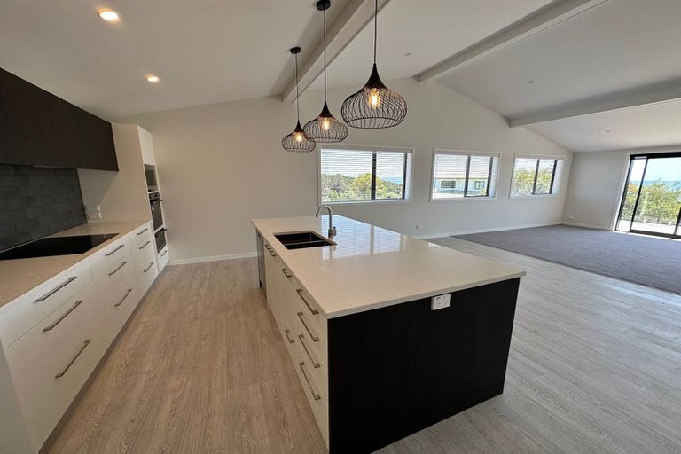 Photo of property in 77 Stratford Drive, Cable Bay, 0420