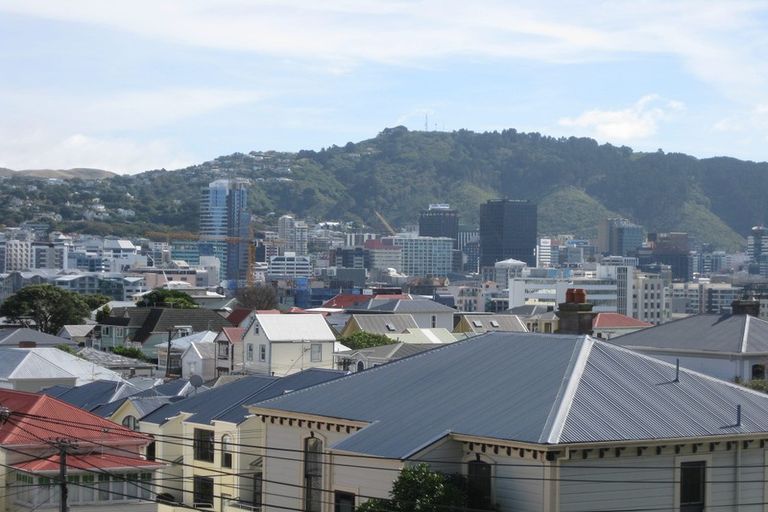 Photo of property in 8/4 Derby Street, Mount Victoria, Wellington, 6011