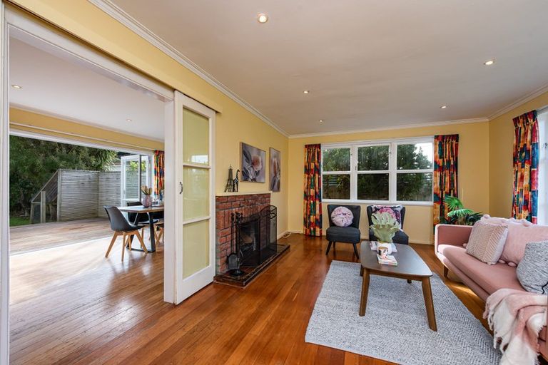 Photo of property in 7 Park Avenue, Tawa, Wellington, 5028
