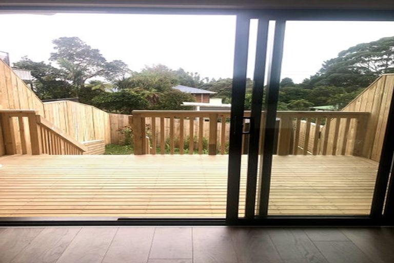 Photo of property in 5 Morihana Close, Glen Eden, Auckland, 0602