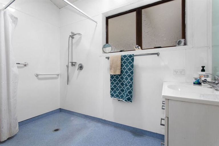 Photo of property in 10 Tawhara Place, Edgecumbe, 3120