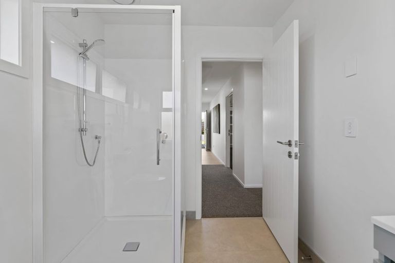 Photo of property in 9 Otaketake Drive, Kinloch, 3377