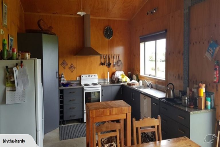 Photo of property in 18 Rawinia Place, Te Kaha, 3199