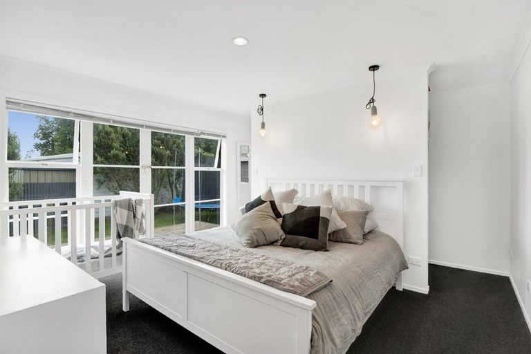 Photo of property in 215 Mangorei Road, Merrilands, New Plymouth, 4312