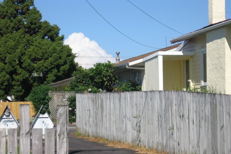 Photo of property in 1/1 Copley Street, New Lynn, Auckland, 0600