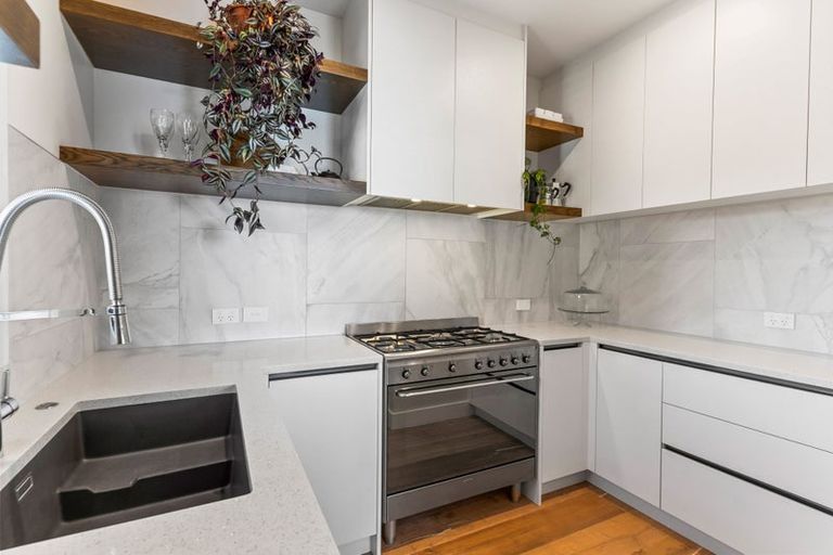 Photo of property in 236 Vipond Road, Stanmore Bay, Whangaparaoa, 0932