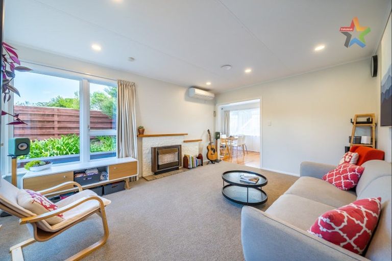 Photo of property in 8 Cherry Blossom Grove, Maungaraki, Lower Hutt, 5010