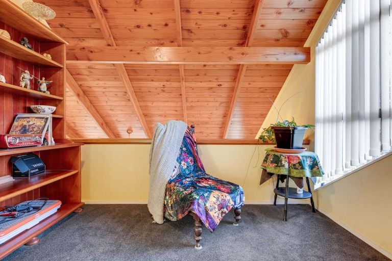 Photo of property in 11 North Way, Titirangi, Auckland, 0604