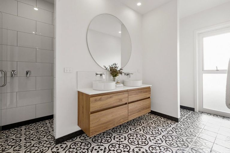 Photo of property in 5 Te Roera Drive, Taradale, Napier, 4112