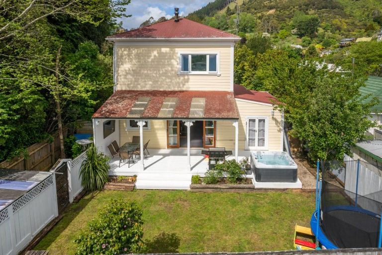 Photo of property in 5 Maitai Road, Maitai, Nelson, 7010