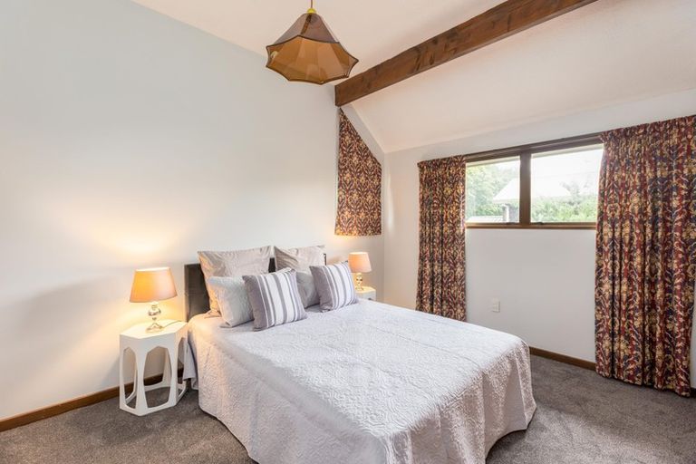 Photo of property in 270 Memorial Avenue, Burnside, Christchurch, 8053