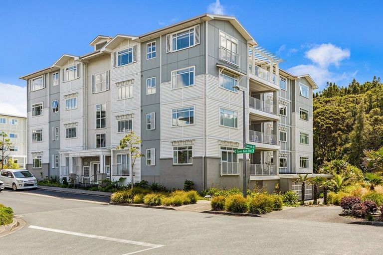 Photo of property in 24 Eaves Bush Parade, Orewa, 0931