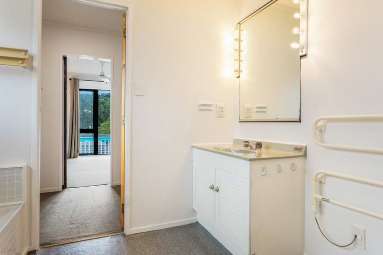 Photo of property in 44 Hale Crescent, Bayview, Auckland, 0629