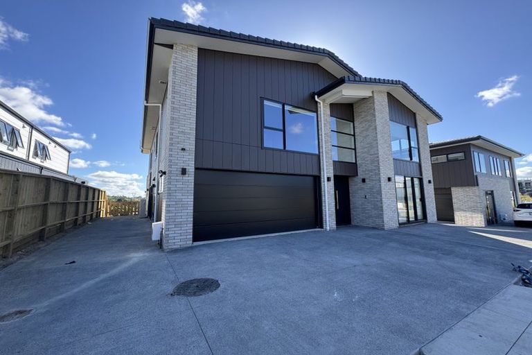 Photo of property in 32 Ridgehill Rise, Flat Bush, 2019