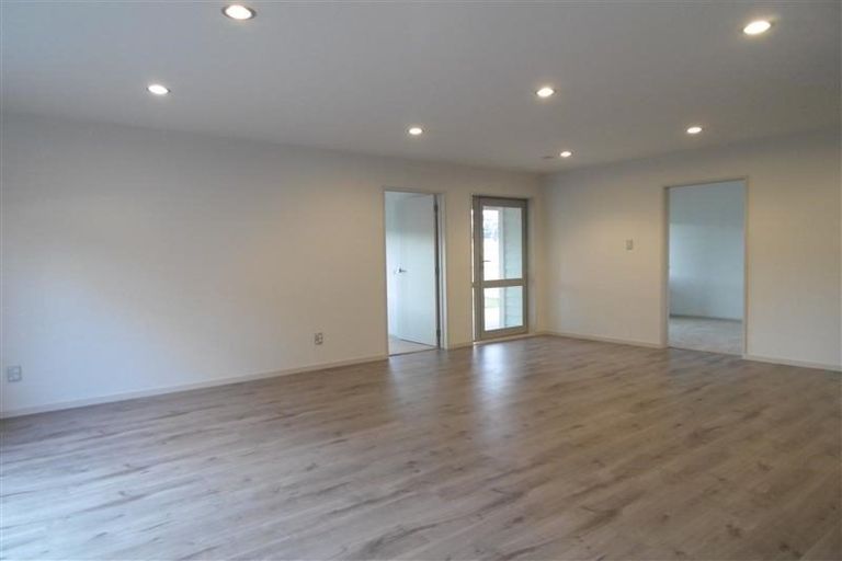 Photo of property in 17 Ballyboe Place, Pinehill, Auckland, 0632