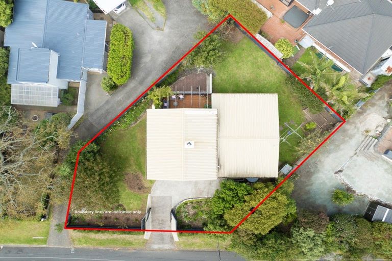 Photo of property in 3 View Road, Shelly Park, Auckland, 2014