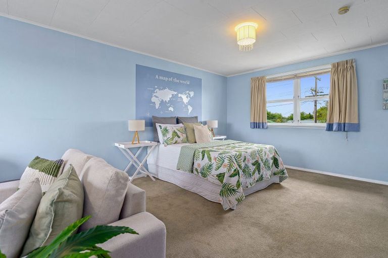 Photo of property in 298 Shakespeare Street, Leamington, Cambridge, 3432