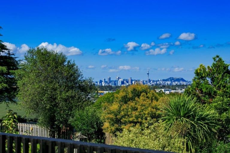 Photo of property in 51 Sycamore Drive, Sunnynook, Auckland, 0620