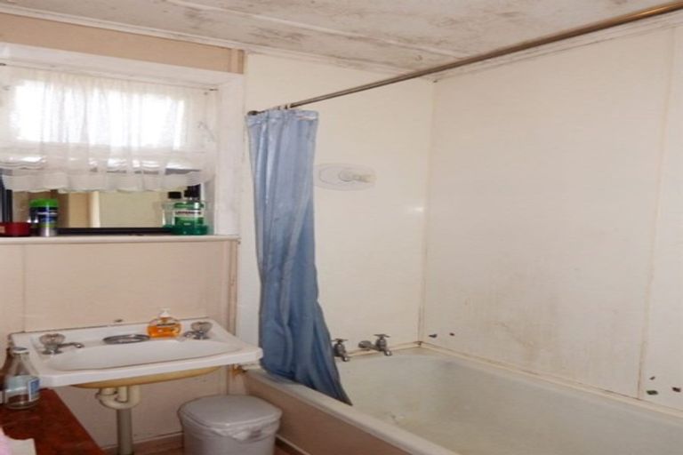 Photo of property in 39 Ahuru Street, Marton, 4710