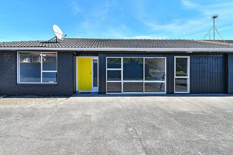 Photo of property in 2/68 Hoteo Avenue, Papatoetoe, Auckland, 2025