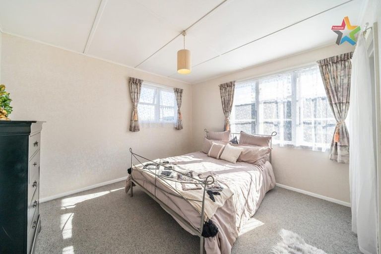 Photo of property in 68 Churton Crescent, Taita, Lower Hutt, 5011