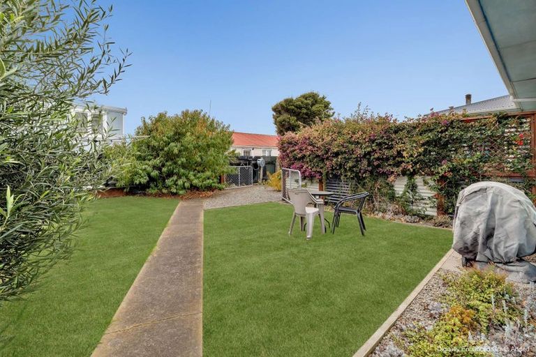 Photo of property in 169 Seabury Avenue, Foxton Beach, Foxton, 4815