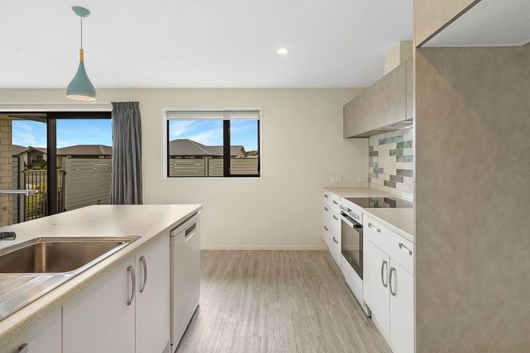 Photo of property in 16 Johnson Avenue, Amberley, 7410