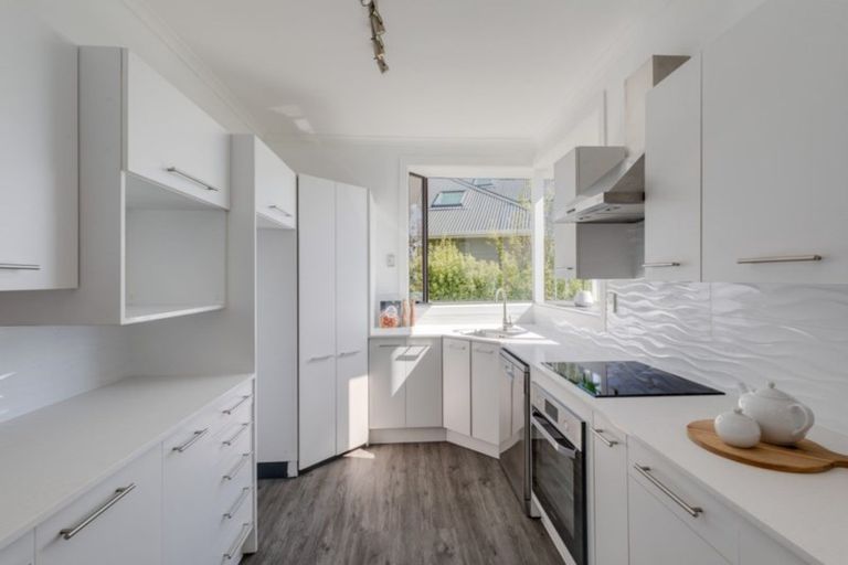 Photo of property in 38 Saint Andrews Hill Road, Mount Pleasant, Christchurch, 8081