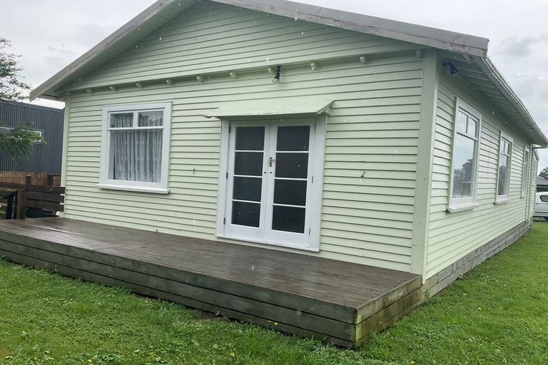 Photo of property in 1 Colonel Place, Featherston, 5710