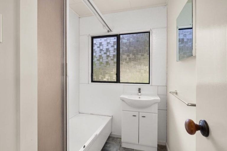 Photo of property in 56 Tahuna Road, Paihia, 0200