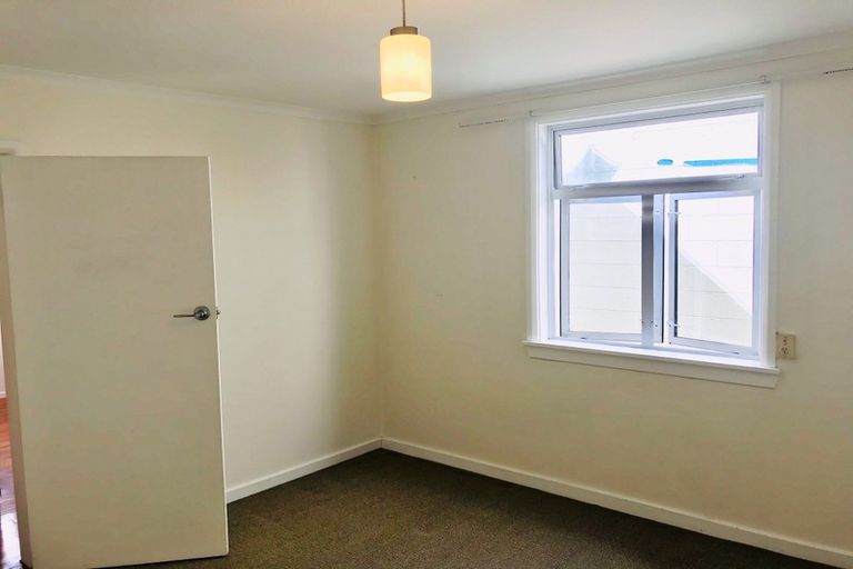 Photo of property in 35 Hine Street, New Plymouth, 4310
