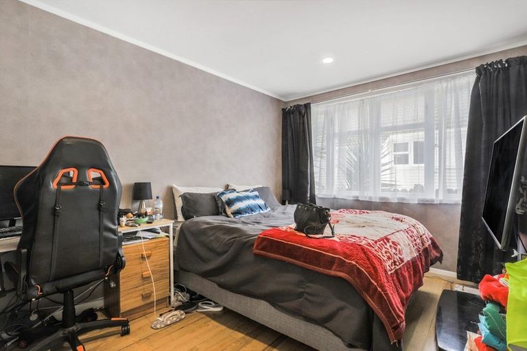 Photo of property in 15 Arimu Road, Papakura, 2110