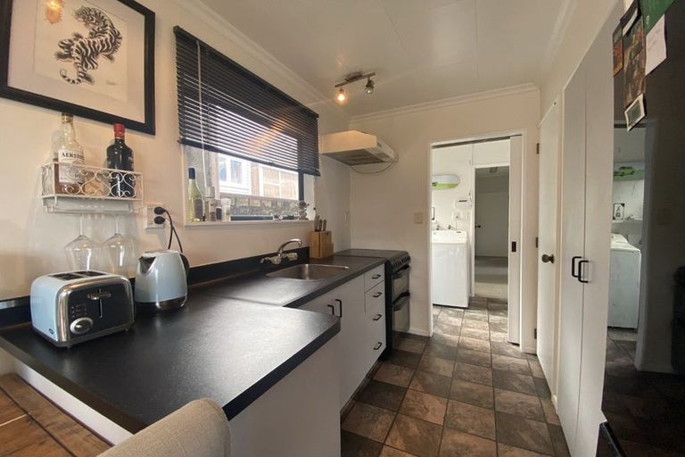 Photo of property in 1 Barry Street, Ferndale, New Plymouth, 4310