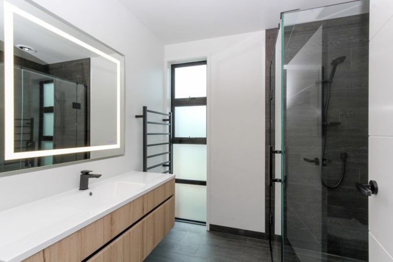 Photo of property in 11 Mackillop Way, Brooklands, New Plymouth, 4310