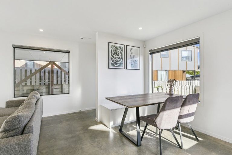 Photo of property in 8 Astelia Way, Woodridge, Wellington, 6037