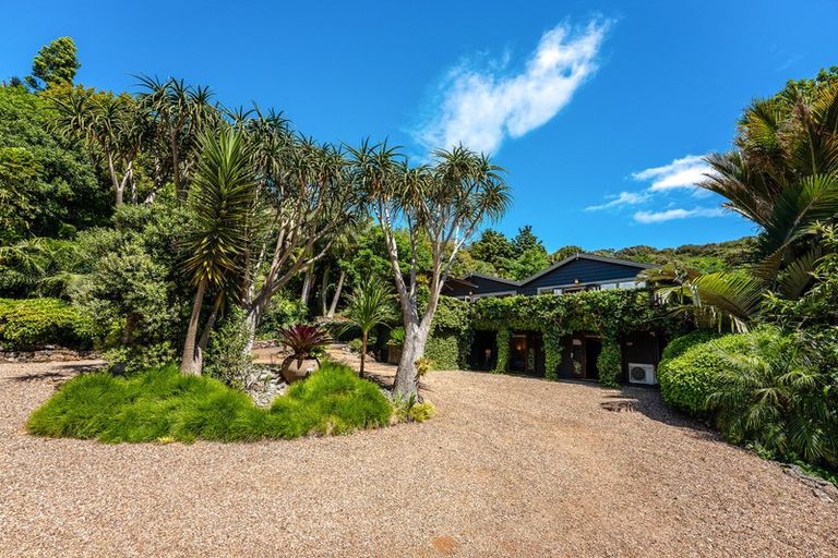 Photo of property in 27-29 Te Toki Road, Ostend, Waiheke Island, 1081