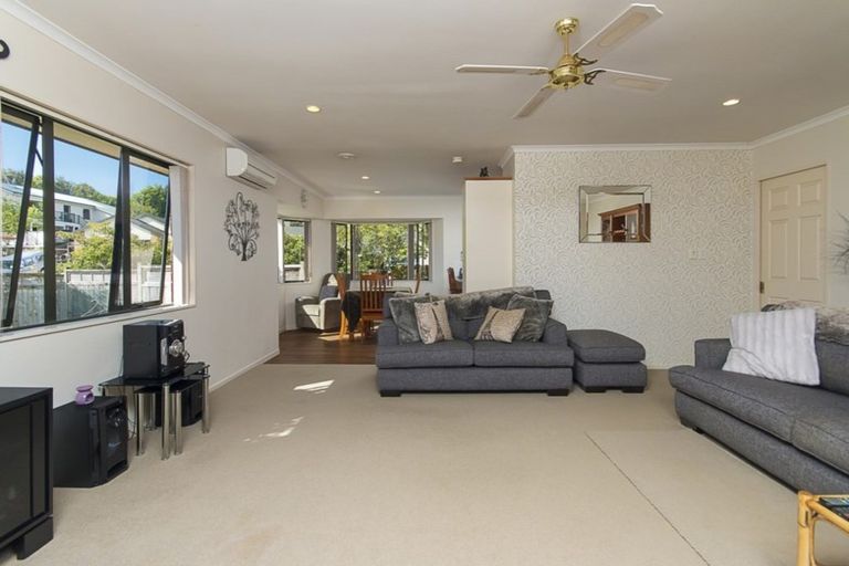 Photo of property in 13 Tom Keven Way, Pukekohe, 2120