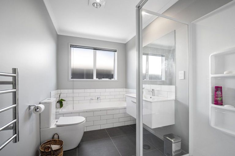 Photo of property in 8 Pioneer Crescent, Omokoroa, 3114