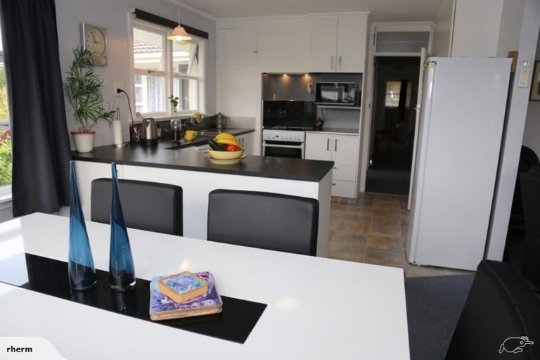 Photo of property in 2 Cambridge Place, Holmes Hill, Oamaru, 9401