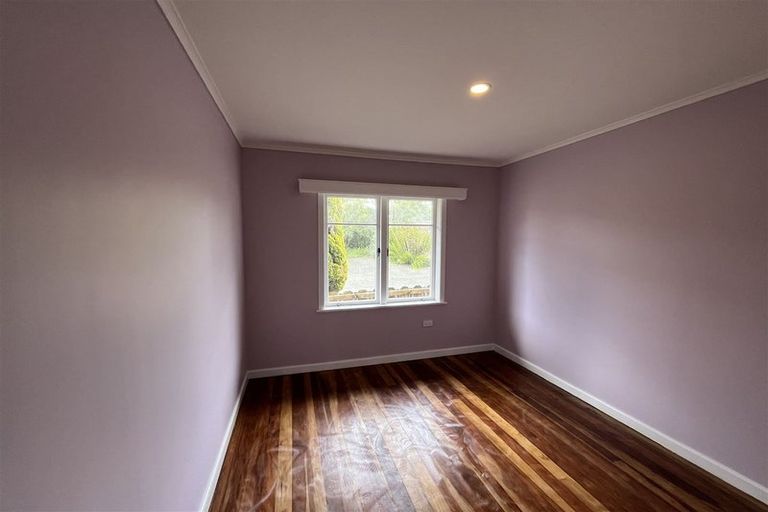 Photo of property in 2/2a Matipo Road, Te Atatu Peninsula, Auckland, 0610