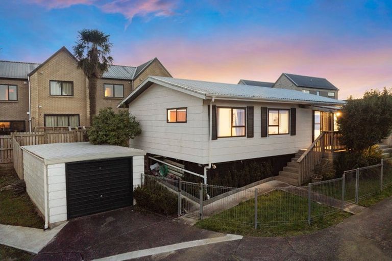 Photo of property in 2/7 Eskdale Road, Birkdale, Auckland, 0626