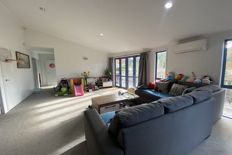 Photo of property in 1/19 Lowtherhurst Road, Massey, Auckland, 0614