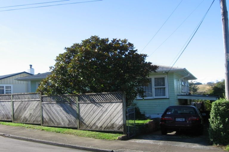 Photo of property in 24 Kahikatea Grove, Paparangi, Wellington, 6037