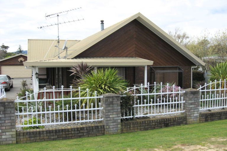 Photo of property in 9 Otaihanga Road, Otaihanga, Paraparaumu, 5036