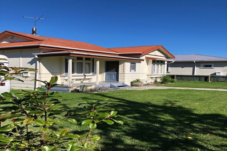 Photo of property in 75 De Lautour Road, Inner Kaiti, Gisborne, 4010