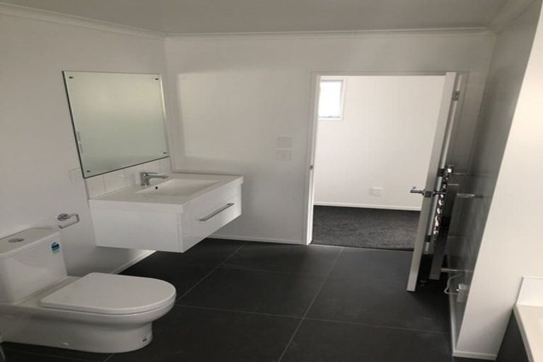 Photo of property in 153 Amesbury Drive, Churton Park, Wellington, 6037