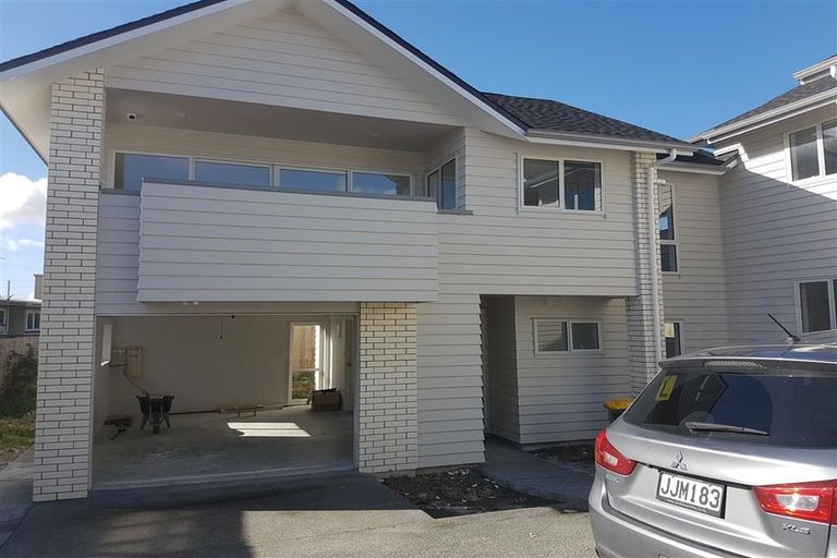 Photo of property in 4b Binsted Road, New Lynn, Auckland, 0600