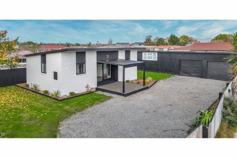 Photo of property in 50a Coopers Road, Dallington, Christchurch, 8061