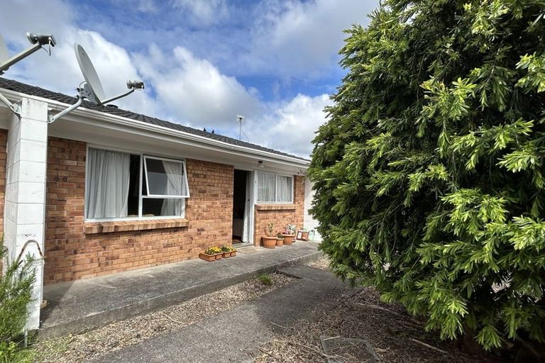 Photo of property in 8/318 Te Atatu Road, Te Atatu South, Auckland, 0610